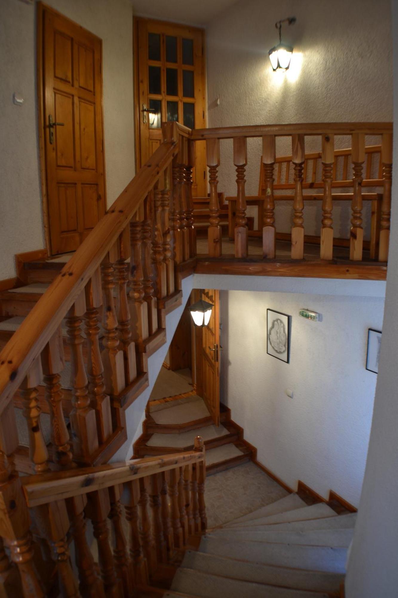 Family Hotel Silver Smolyan Ngoại thất bức ảnh
