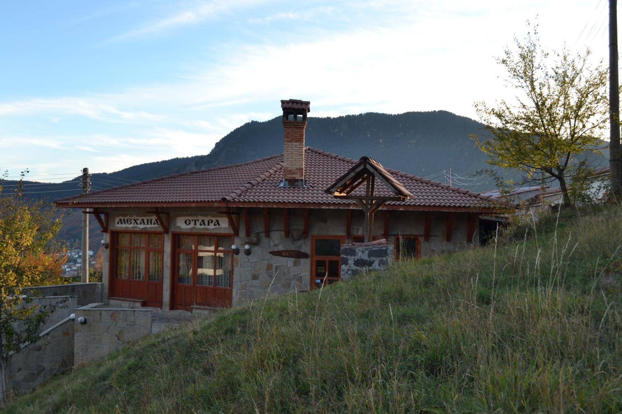 Family Hotel Silver Smolyan Ngoại thất bức ảnh