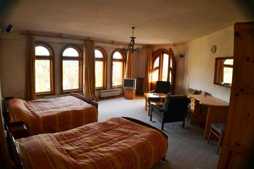 Family Hotel Silver Smolyan Phòng bức ảnh