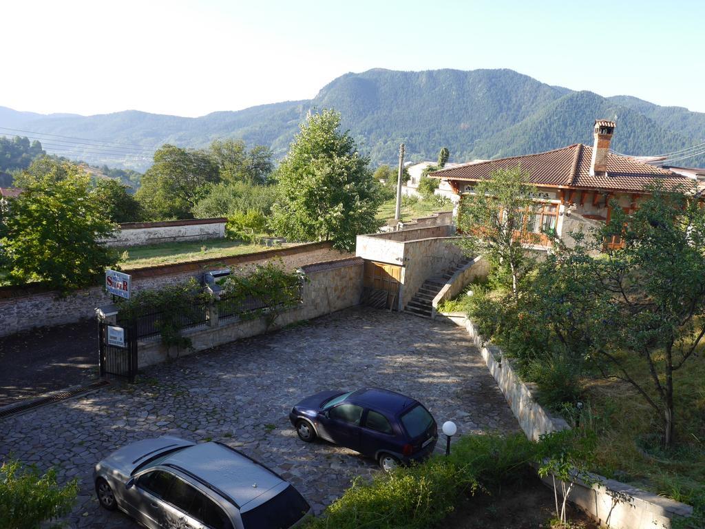Family Hotel Silver Smolyan Ngoại thất bức ảnh