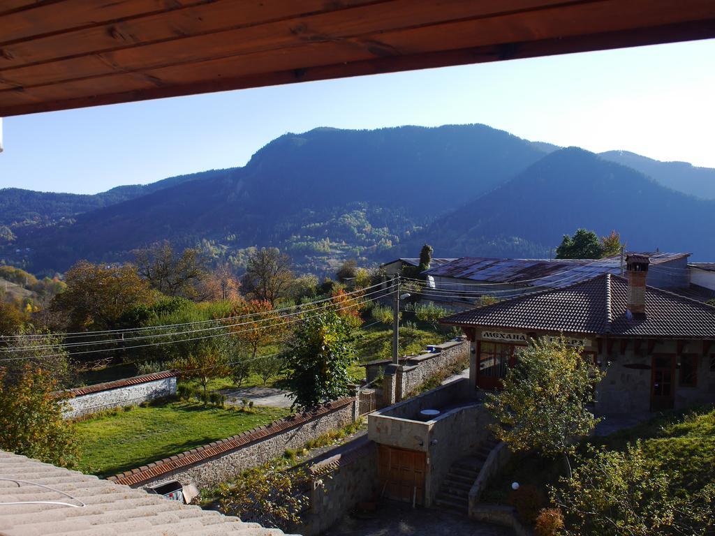Family Hotel Silver Smolyan Ngoại thất bức ảnh