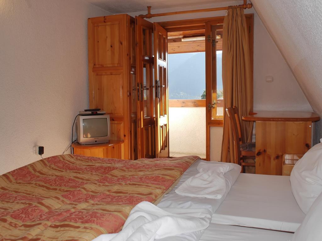 Family Hotel Silver Smolyan Ngoại thất bức ảnh