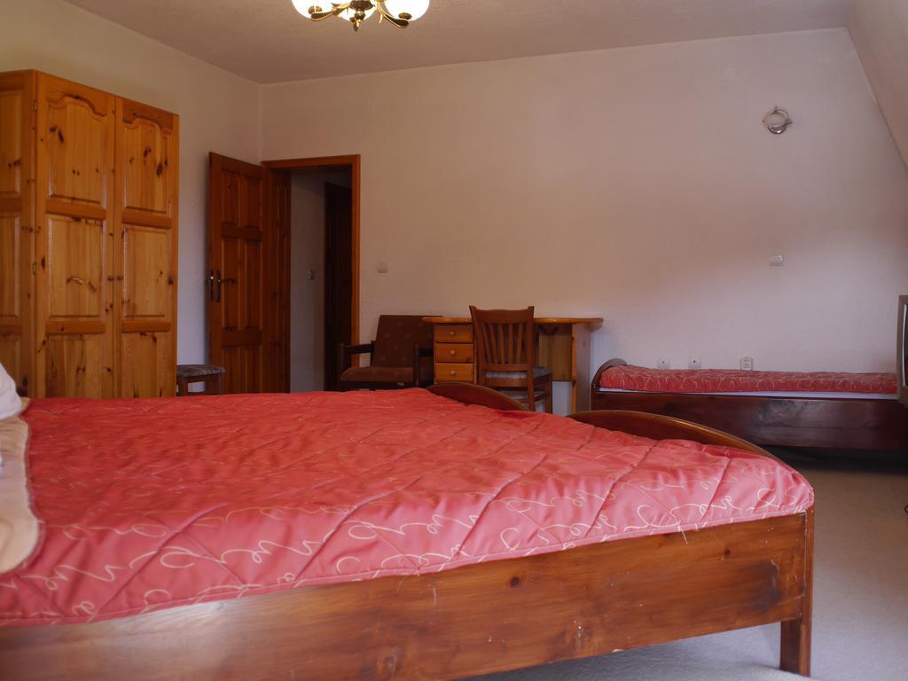 Family Hotel Silver Smolyan Ngoại thất bức ảnh
